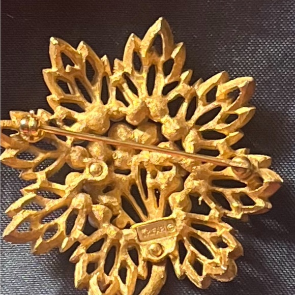 Trifari brooch - Picture 2 of 2